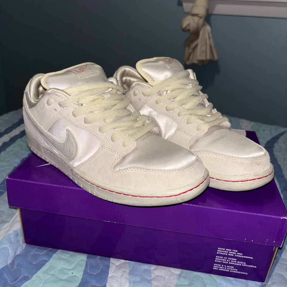 Nike SB Dunk Low ‘City of Love’ (Size 10)